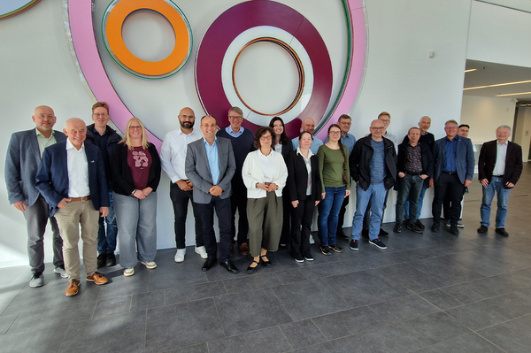Gruppenfoto im Foyer des Nieper-Baus